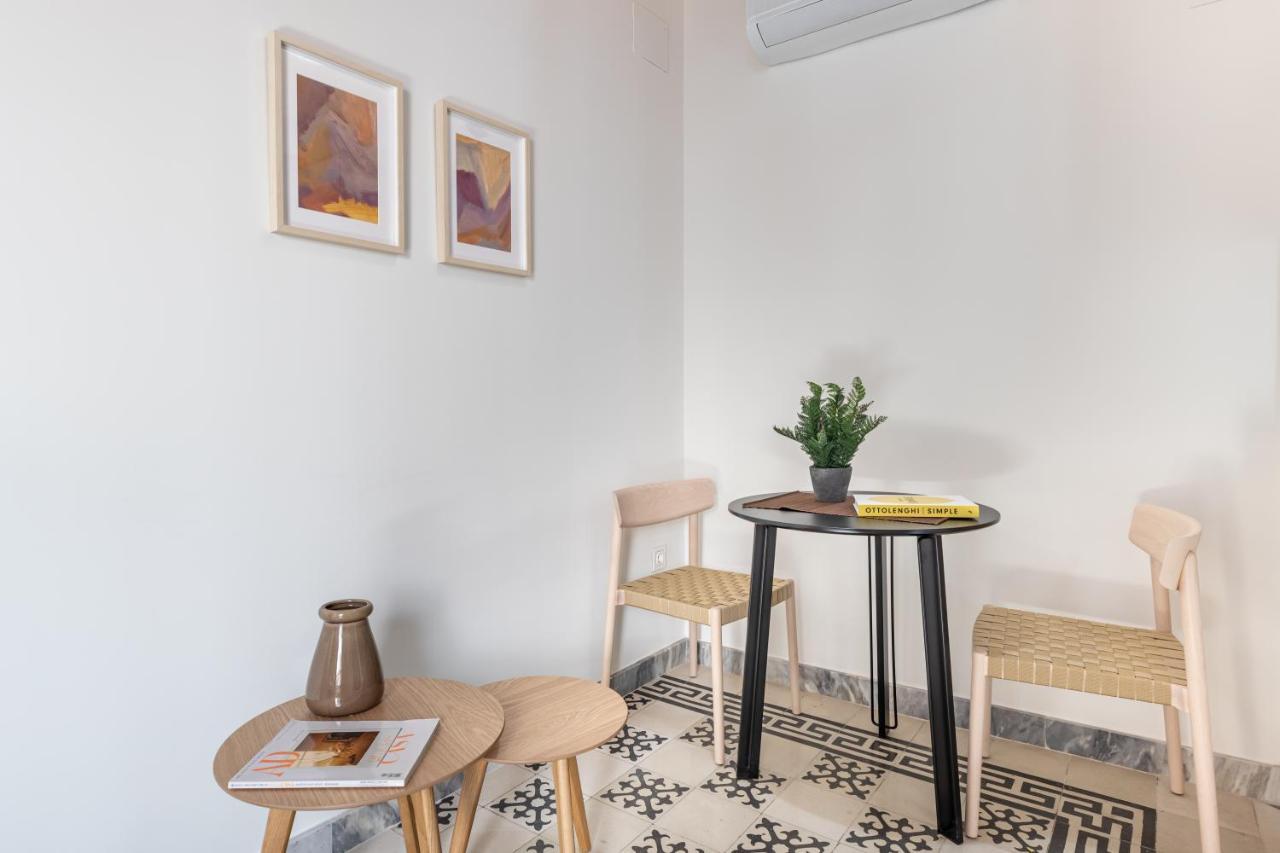 Apartamentos Libere Malaga La Merced Dış mekan fotoğraf